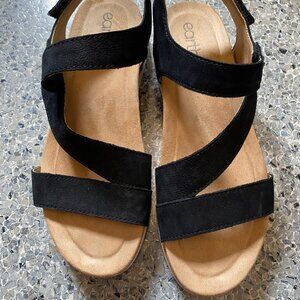 Earth Footwear Roni Flat Sandal Black Leather 9.5